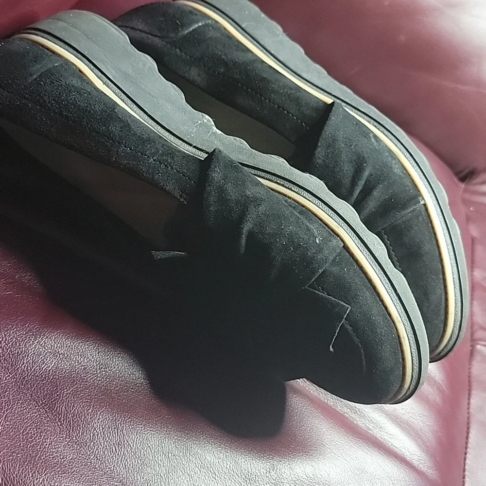 Cushion collection BY CLARKS. BLACK VELVETY WEDGE TWIST BOW LOAFER SHOES. 9